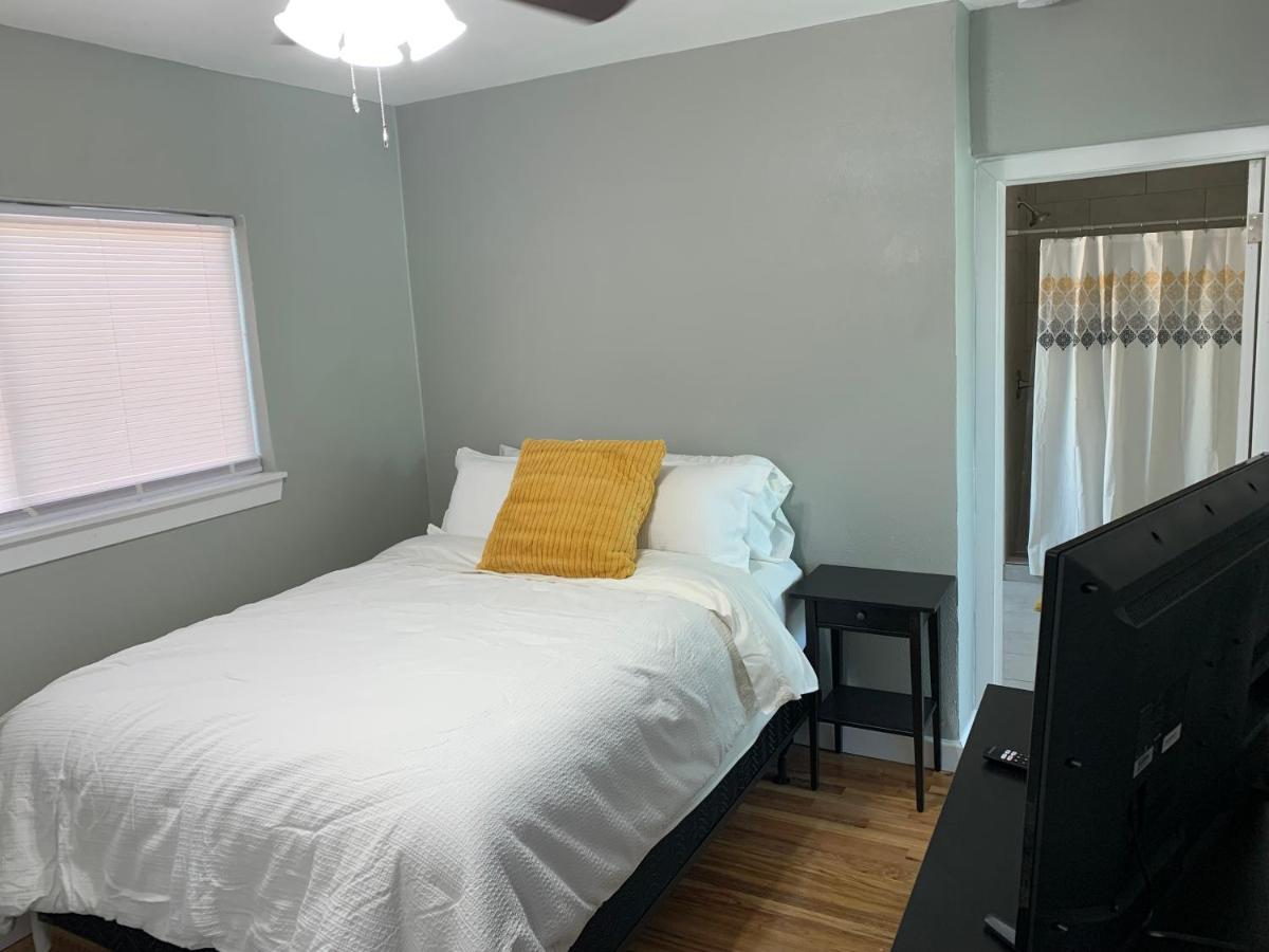 Comfortable Suite With Private Entrance & Private Bathroom El Paso Exterior photo